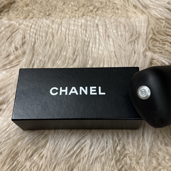 Vintage Chanel Sunglasses - Picture 10 of 10